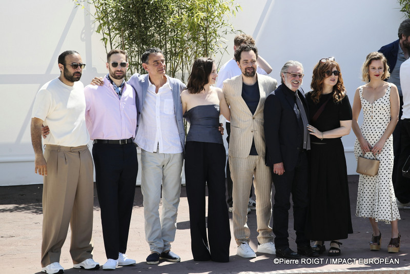 Oussama Kheddam, Maxime Pambet, Vincenzo Amato, Lucie Gallo, Loic Legendre, Daniel Auteuil, Agnes Jaoui et Tiphaine Daviot avant le photocall du film "L’OBJET DU DÉLIT" - Hors Compétition - Cannes, France. ©Pierre ROIGT / IMPACT EUROPEAN