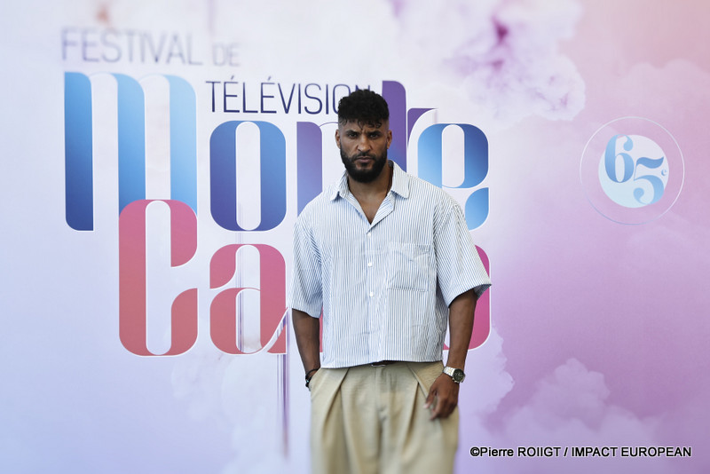 A27I8090Ricky WHITTLE