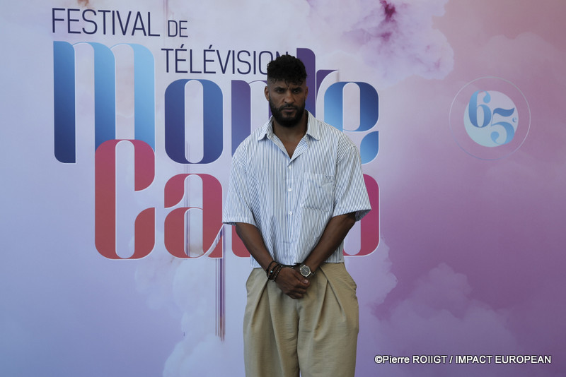 A27I8092Ricky WHITTLE
