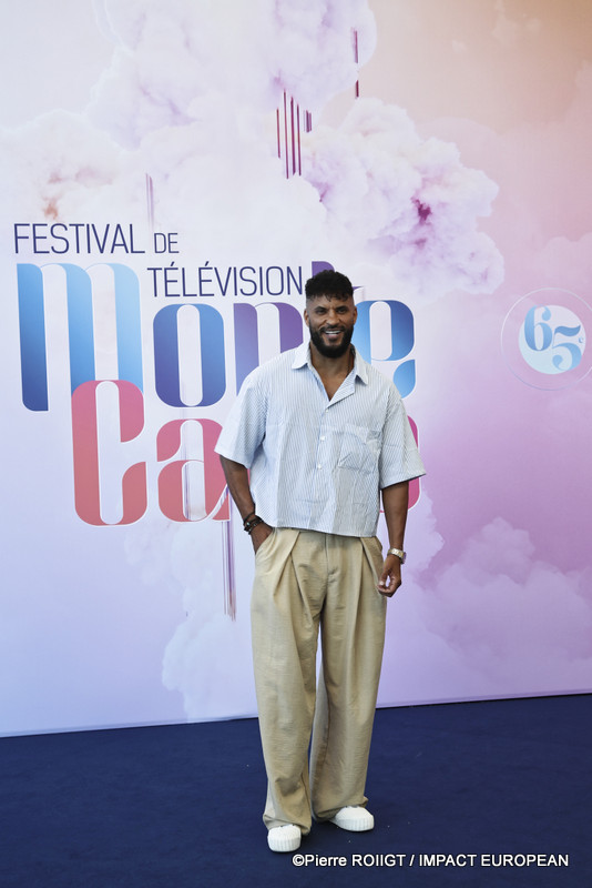 A27I8098Ricky WHITTLE