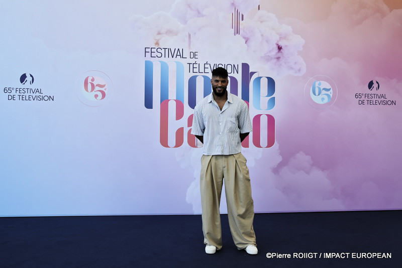 A27I8112Ricky WHITTLE