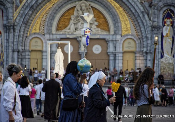 _DSC0825Processions de Lourdes