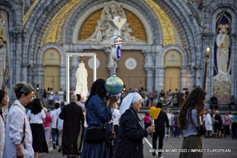 _DSC0825Processions de Lourdes