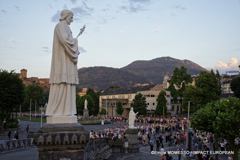 _DSC0837Processions de Lourdes