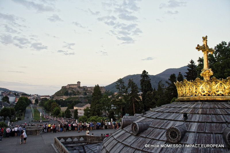 _DSC0869Processions de Lourdes