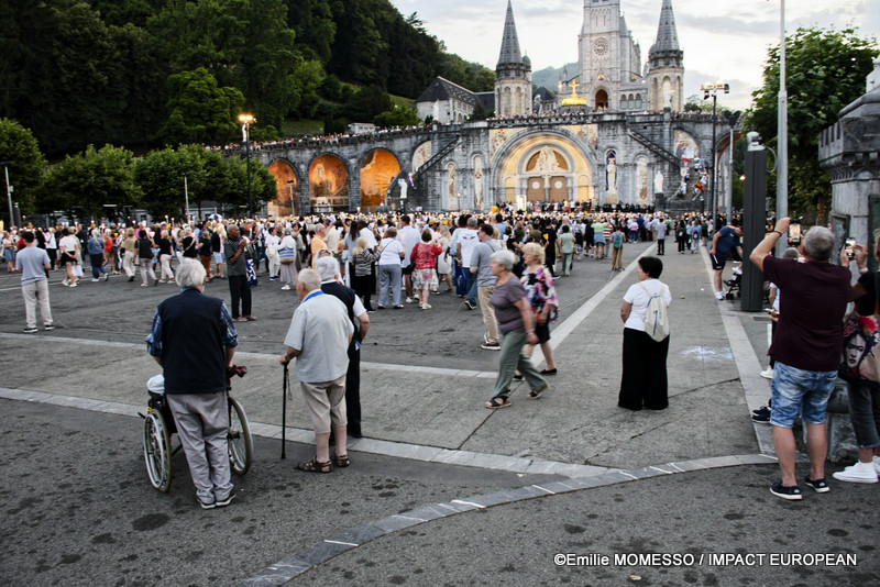 _DSC0883Processions de Lourdes